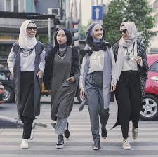 Modest Fashion Indonesia 2025: Tren Busana Muslim Modern di Panggung Dunia